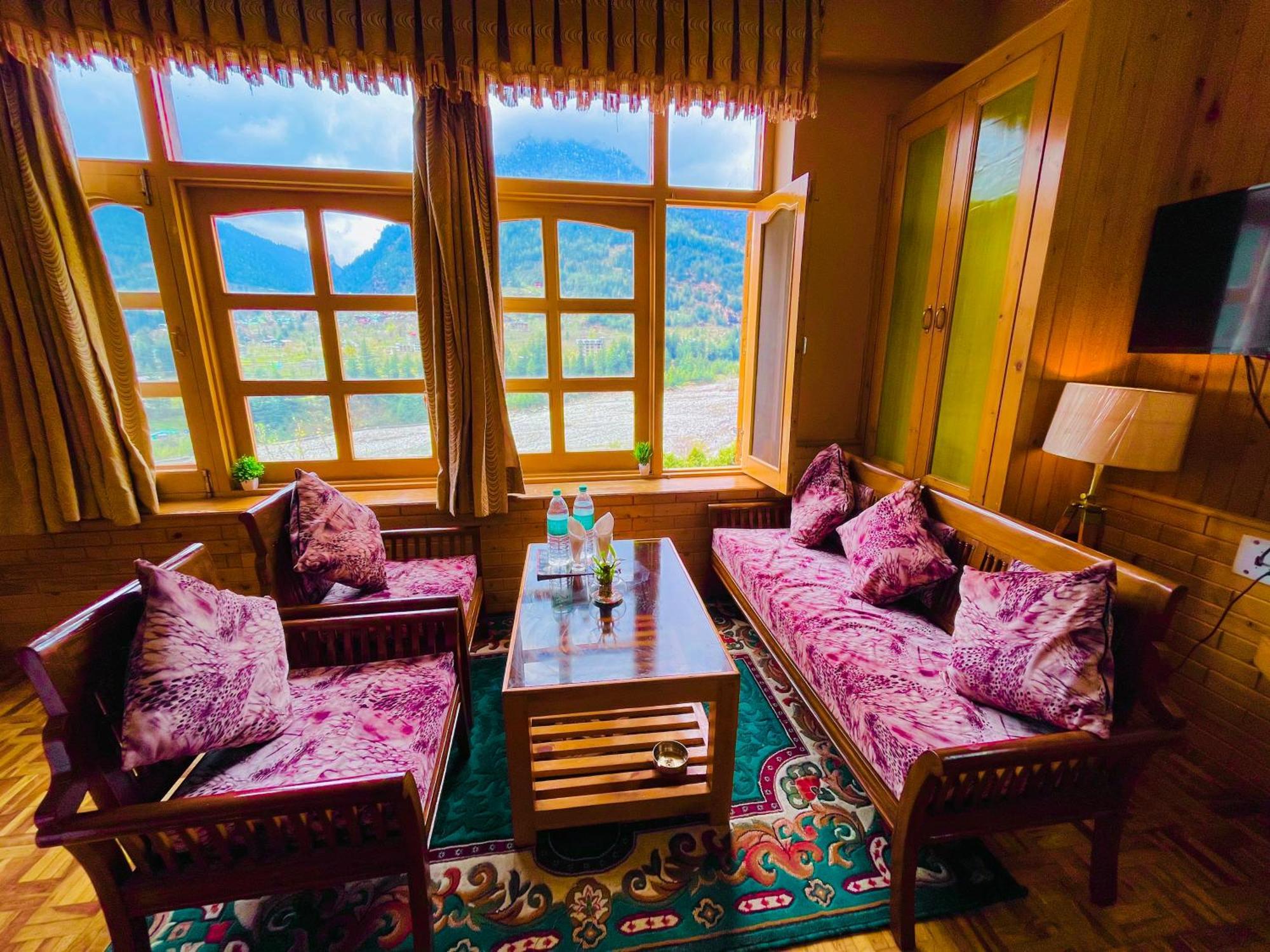 The Hollywood Vibes - #Riverview #Premium Rooms #Prime Location #Most Awarded #Parking #Top Rated #Open Terrace #Best Selling Hotel In Manali Bagian luar foto