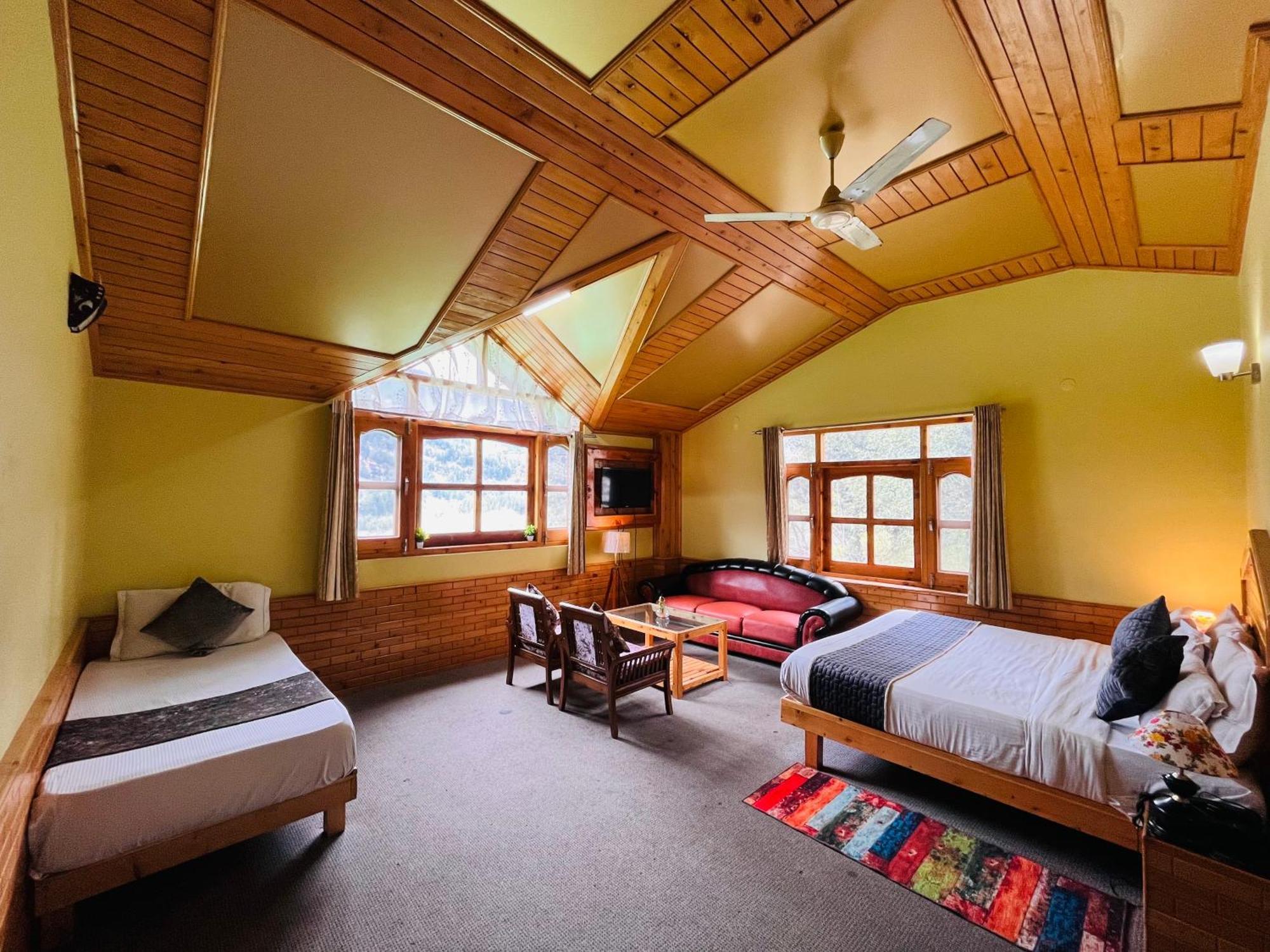 The Hollywood Vibes - #Riverview #Premium Rooms #Prime Location #Most Awarded #Parking #Top Rated #Open Terrace #Best Selling Hotel In Manali Bagian luar foto