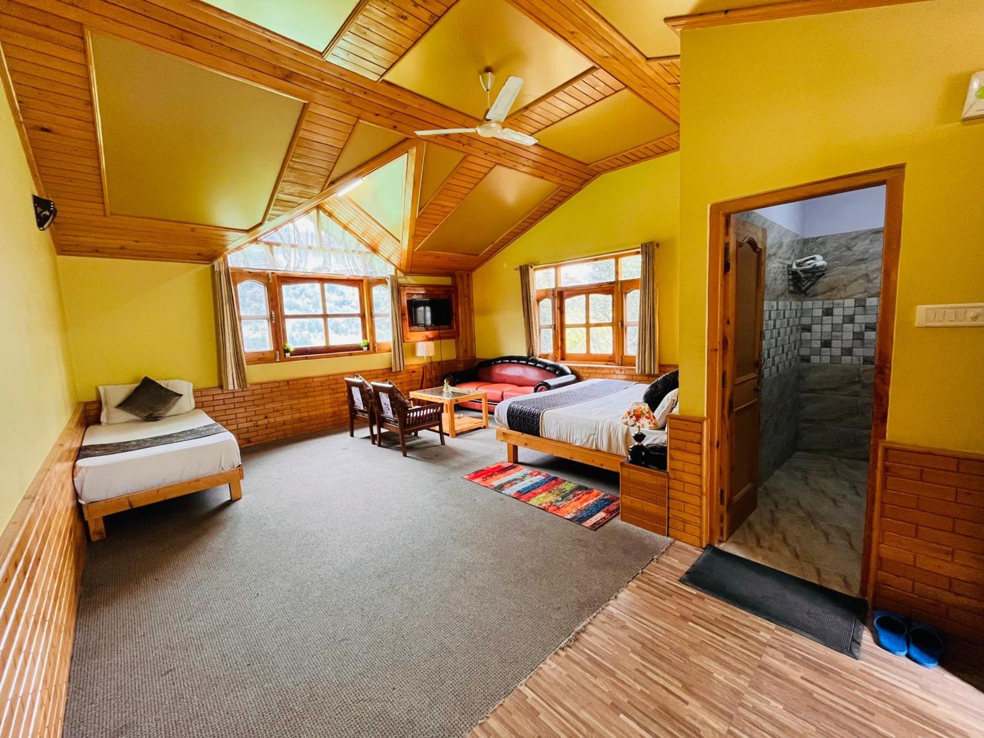 The Hollywood Vibes - #Riverview #Premium Rooms #Prime Location #Most Awarded #Parking #Top Rated #Open Terrace #Best Selling Hotel In Manali Bagian luar foto
