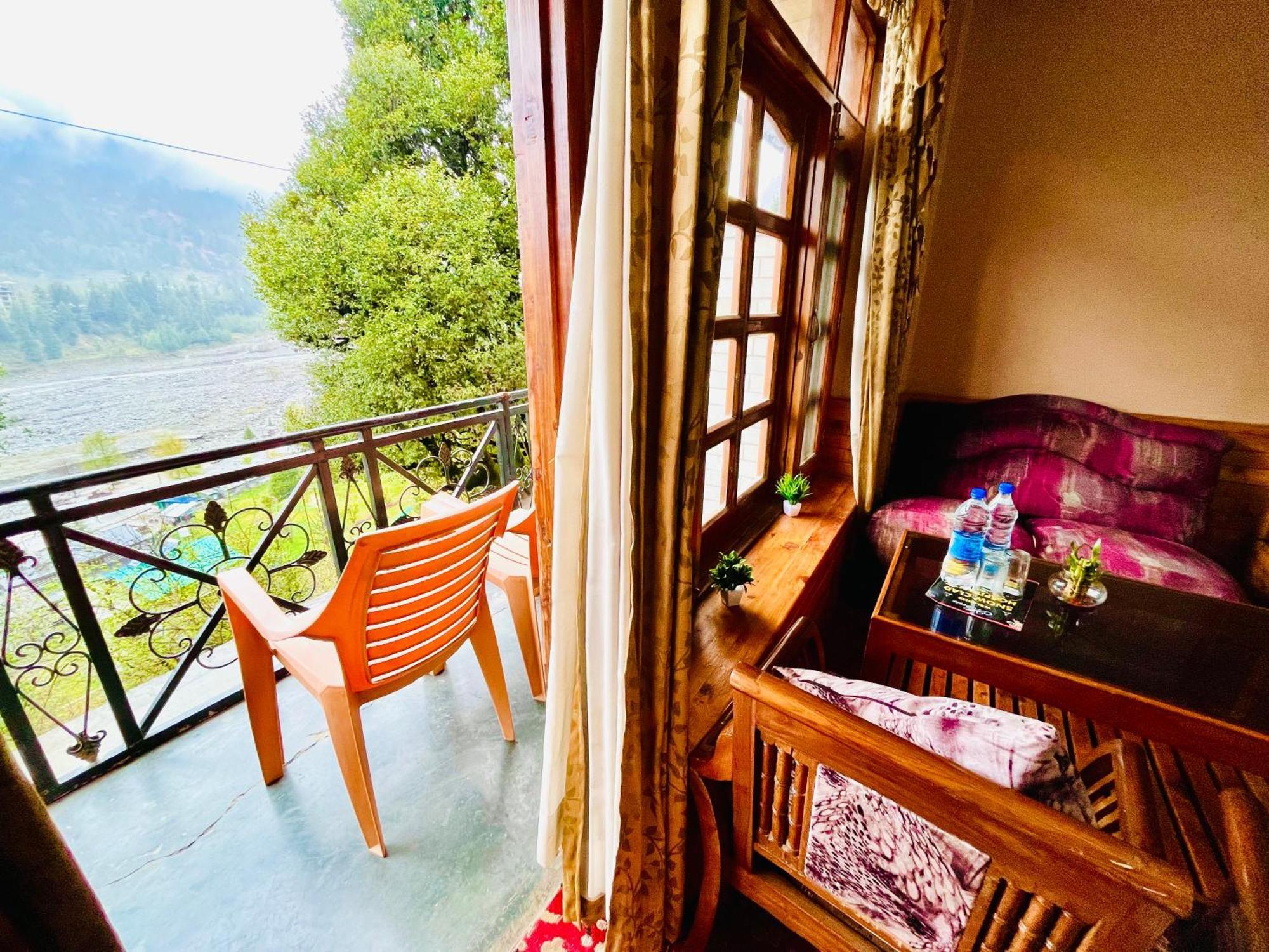 The Hollywood Vibes - #Riverview #Premium Rooms #Prime Location #Most Awarded #Parking #Top Rated #Open Terrace #Best Selling Hotel In Manali Bagian luar foto