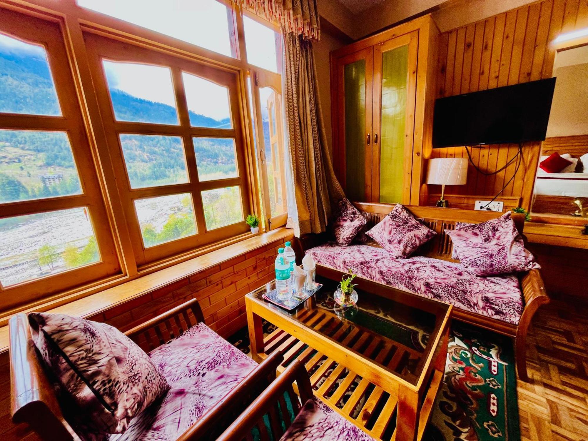 The Hollywood Vibes - #Riverview #Premium Rooms #Prime Location #Most Awarded #Parking #Top Rated #Open Terrace #Best Selling Hotel In Manali Bagian luar foto