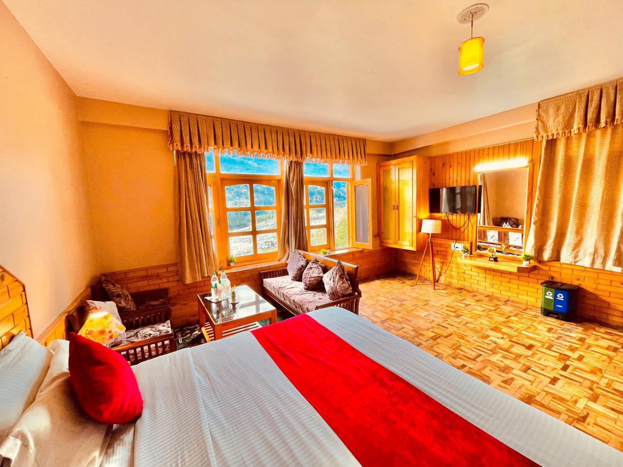 The Hollywood Vibes - #Riverview #Premium Rooms #Prime Location #Most Awarded #Parking #Top Rated #Open Terrace #Best Selling Hotel In Manali Bagian luar foto