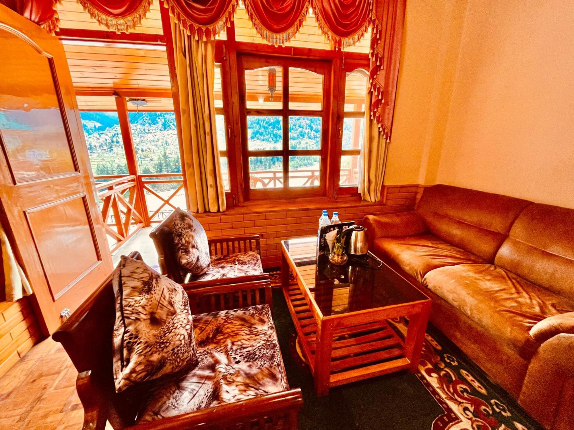 The Hollywood Vibes - #Riverview #Premium Rooms #Prime Location #Most Awarded #Parking #Top Rated #Open Terrace #Best Selling Hotel In Manali Bagian luar foto