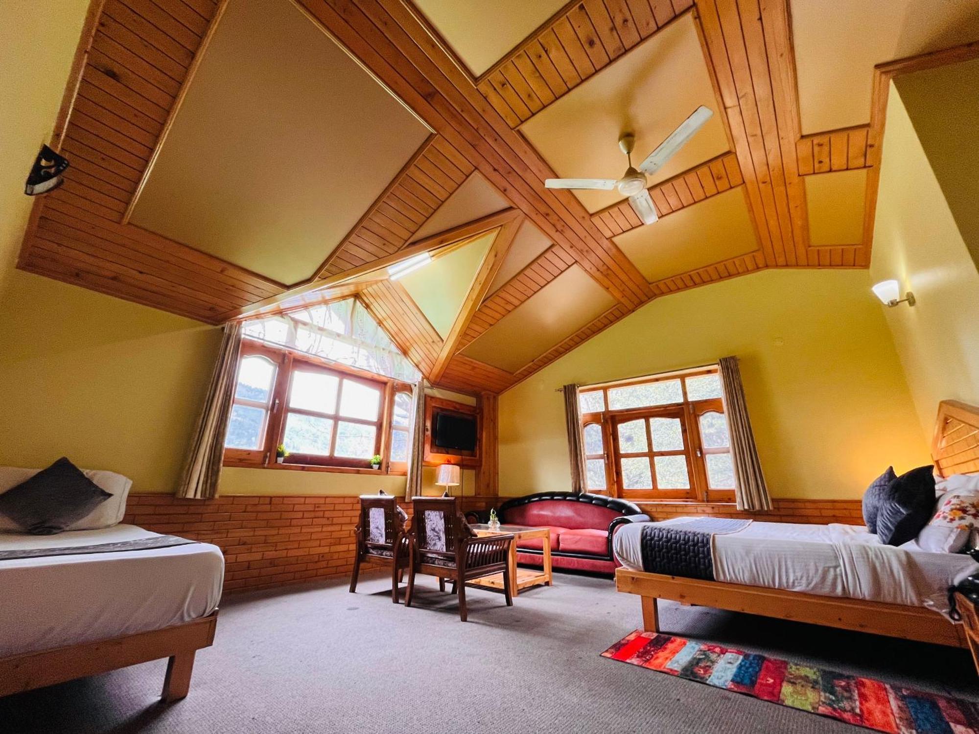 The Hollywood Vibes - #Riverview #Premium Rooms #Prime Location #Most Awarded #Parking #Top Rated #Open Terrace #Best Selling Hotel In Manali Bagian luar foto