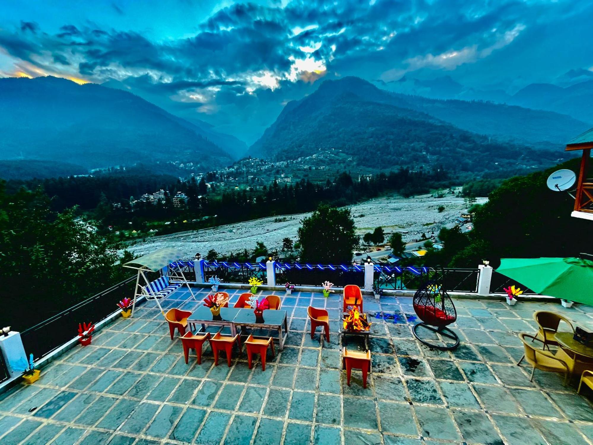 The Hollywood Vibes - #Riverview #Premium Rooms #Prime Location #Most Awarded #Parking #Top Rated #Open Terrace #Best Selling Hotel In Manali Bagian luar foto
