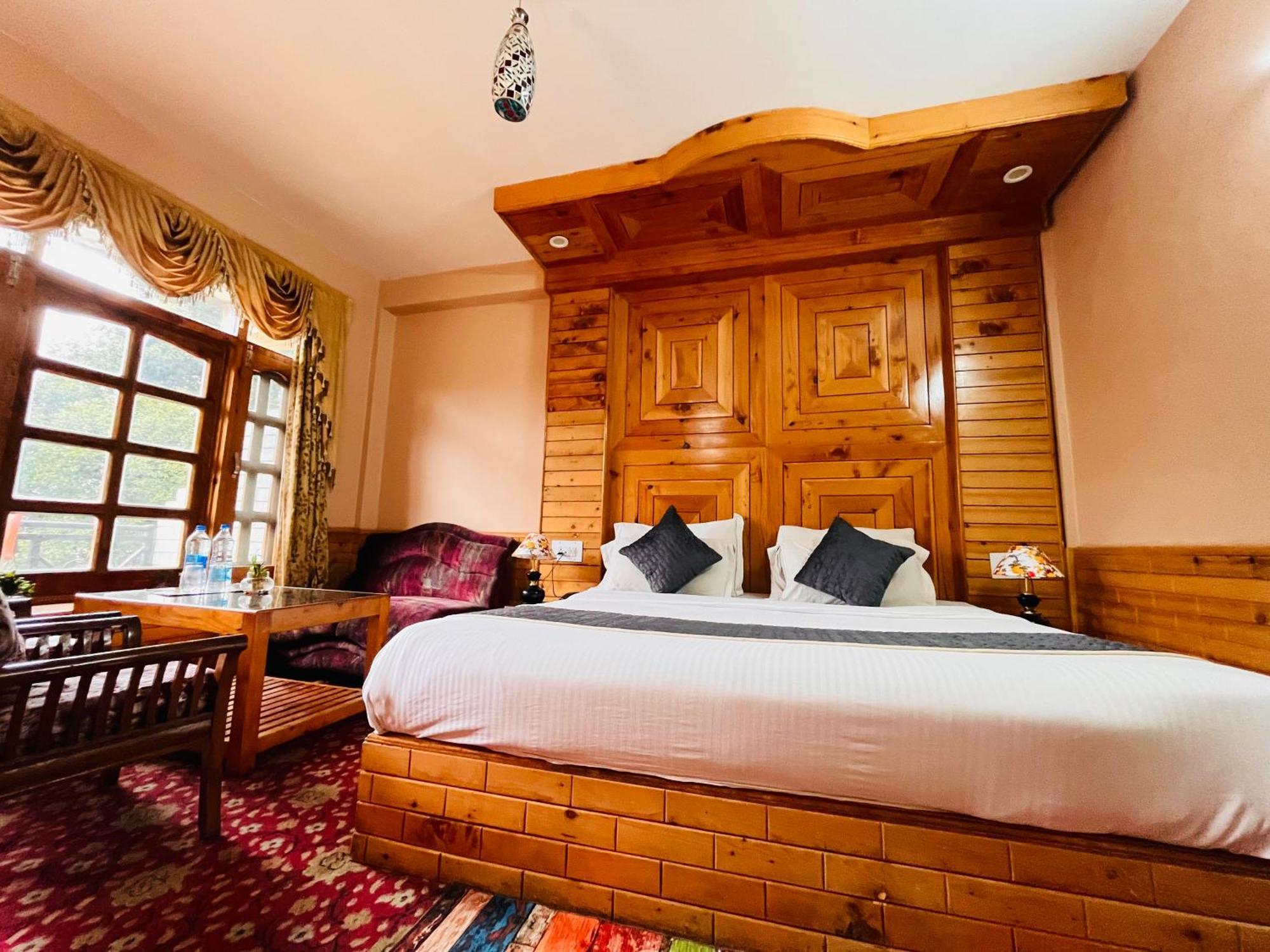 The Hollywood Vibes - #Riverview #Premium Rooms #Prime Location #Most Awarded #Parking #Top Rated #Open Terrace #Best Selling Hotel In Manali Bagian luar foto