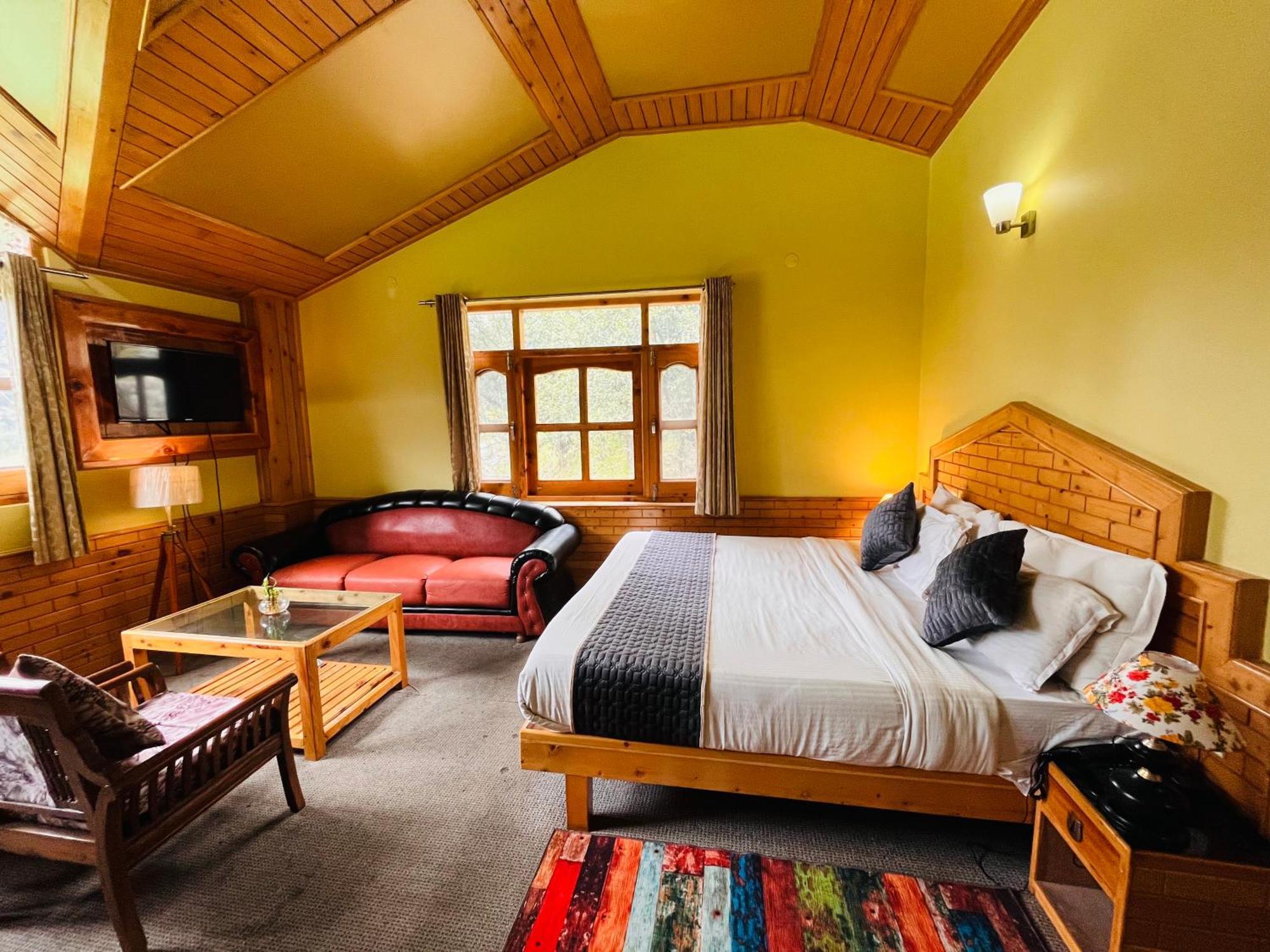The Hollywood Vibes - #Riverview #Premium Rooms #Prime Location #Most Awarded #Parking #Top Rated #Open Terrace #Best Selling Hotel In Manali Bagian luar foto