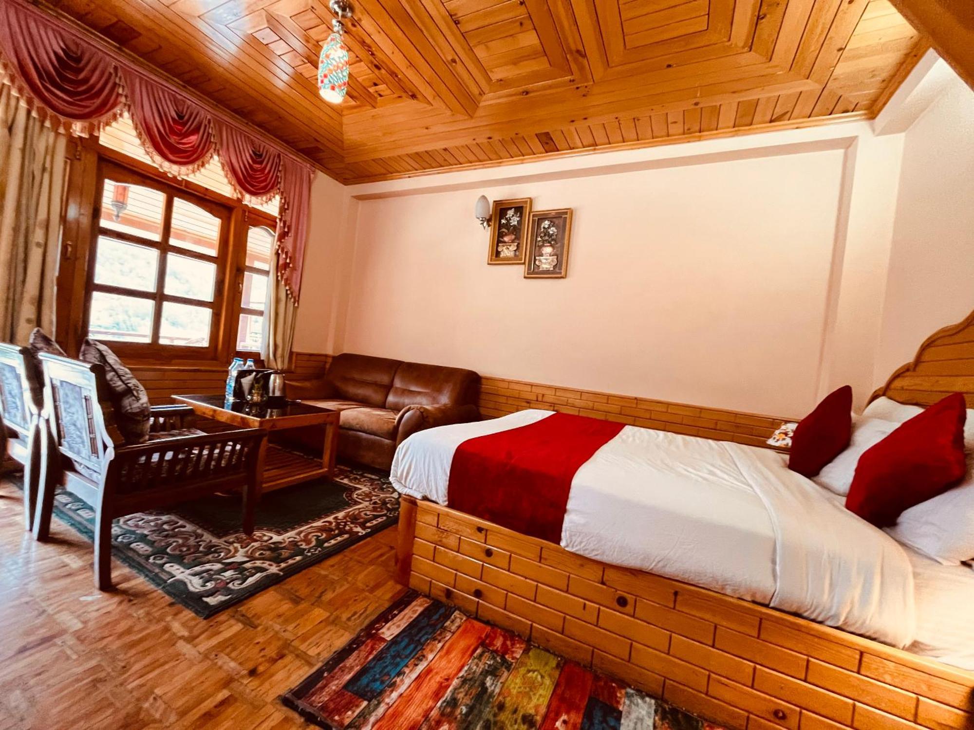 The Hollywood Vibes - #Riverview #Premium Rooms #Prime Location #Most Awarded #Parking #Top Rated #Open Terrace #Best Selling Hotel In Manali Bagian luar foto