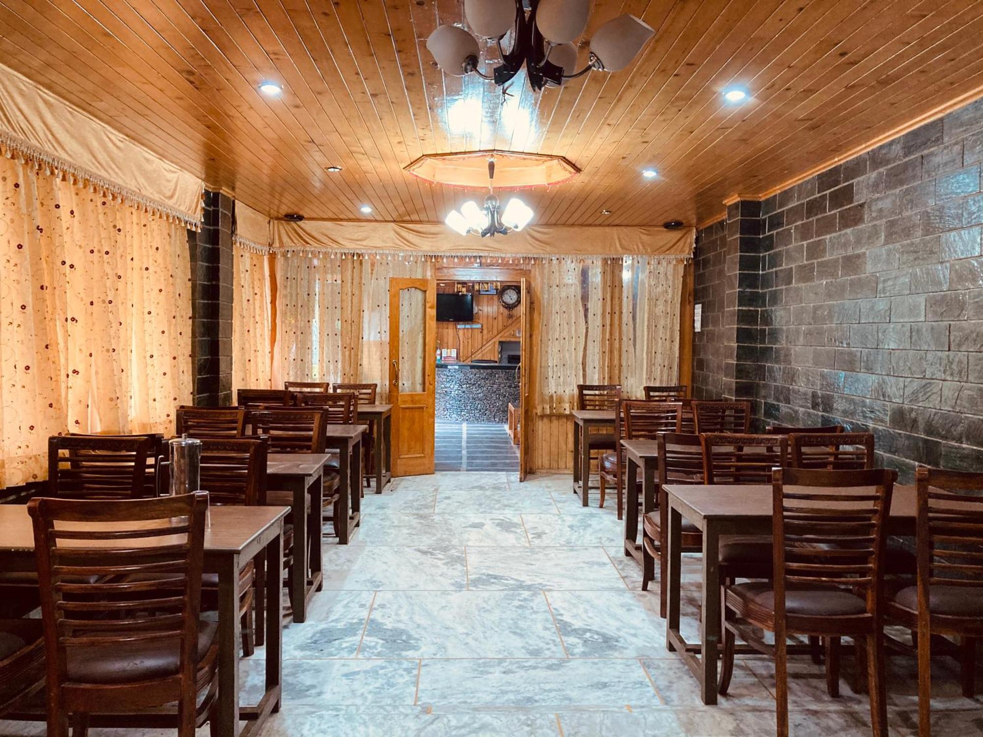 The Hollywood Vibes - #Riverview #Premium Rooms #Prime Location #Most Awarded #Parking #Top Rated #Open Terrace #Best Selling Hotel In Manali Bagian luar foto