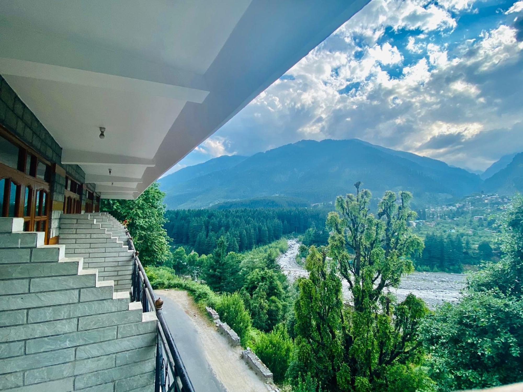 The Hollywood Vibes - #Riverview #Premium Rooms #Prime Location #Most Awarded #Parking #Top Rated #Open Terrace #Best Selling Hotel In Manali Bagian luar foto