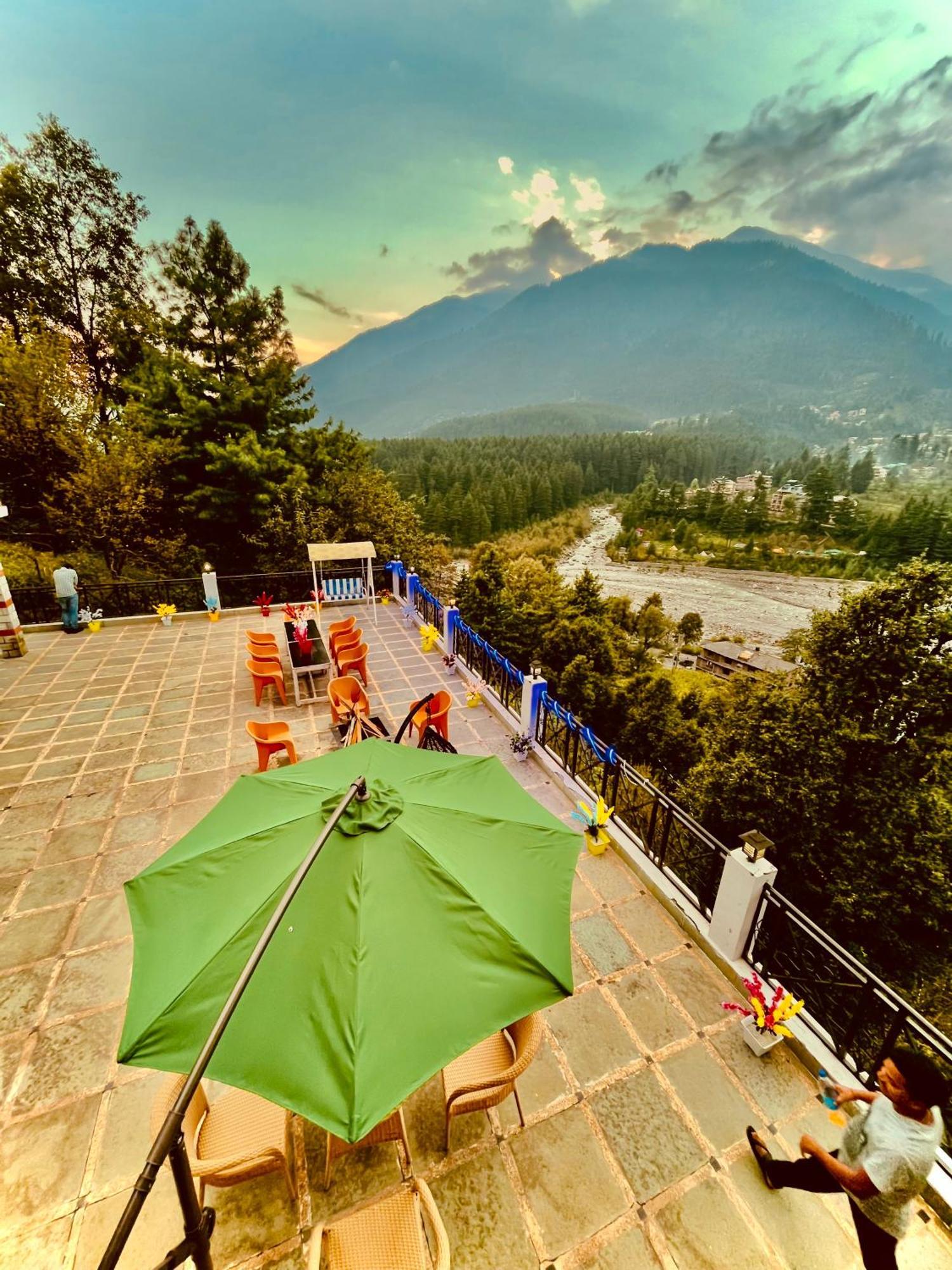 The Hollywood Vibes - #Riverview #Premium Rooms #Prime Location #Most Awarded #Parking #Top Rated #Open Terrace #Best Selling Hotel In Manali Bagian luar foto