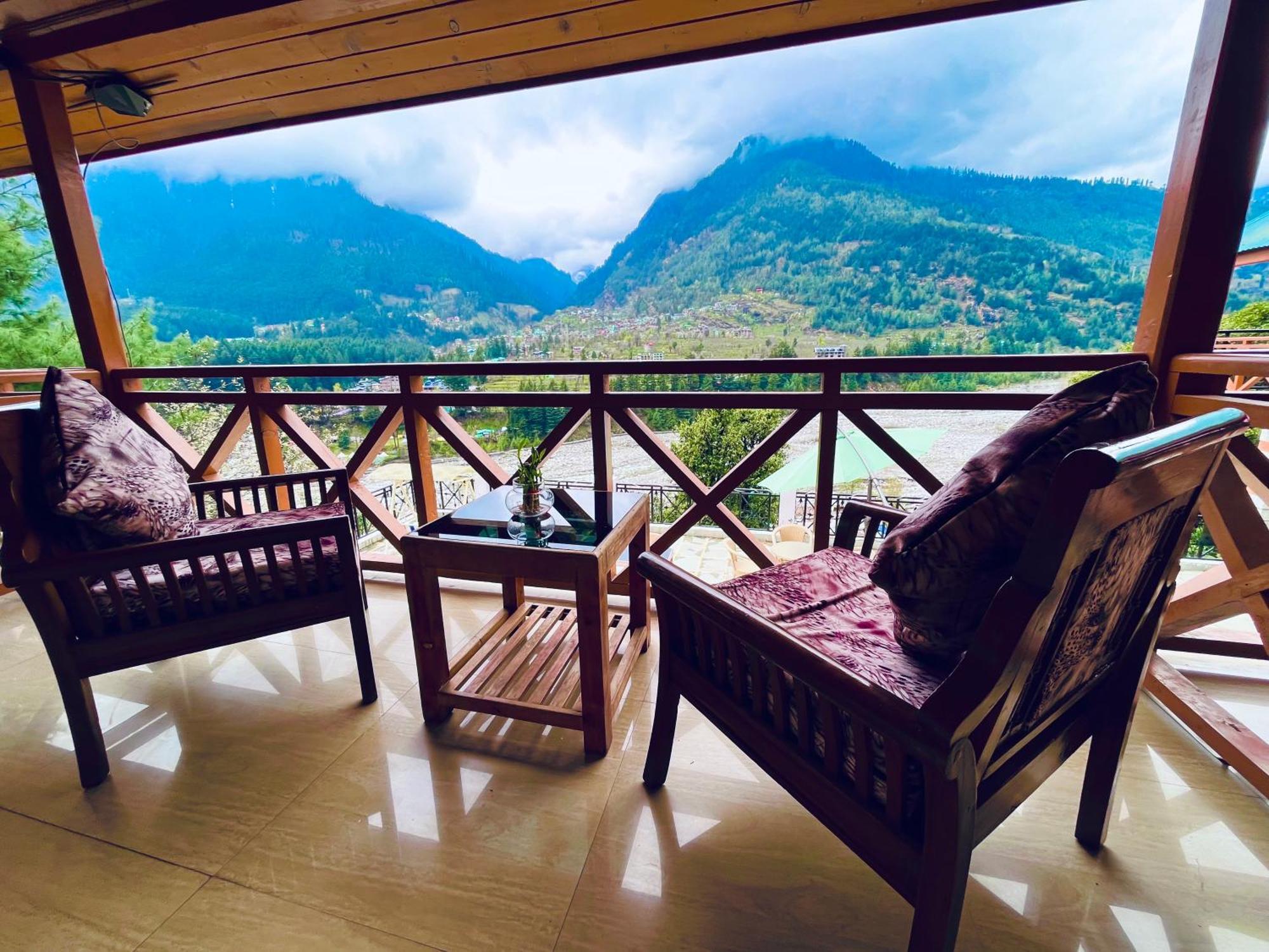 The Hollywood Vibes - #Riverview #Premium Rooms #Prime Location #Most Awarded #Parking #Top Rated #Open Terrace #Best Selling Hotel In Manali Bagian luar foto
