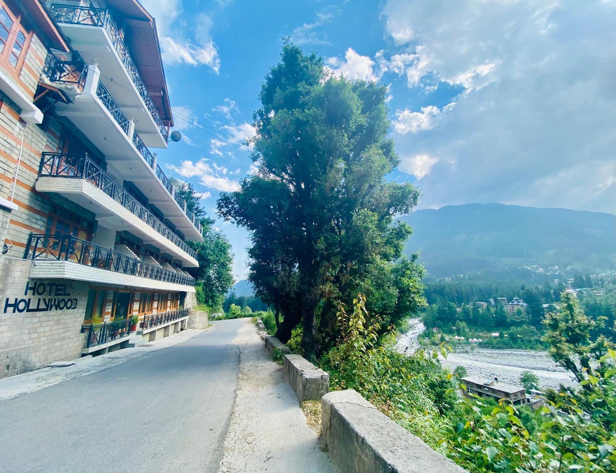 The Hollywood Vibes - #Riverview #Premium Rooms #Prime Location #Most Awarded #Parking #Top Rated #Open Terrace #Best Selling Hotel In Manali Bagian luar foto