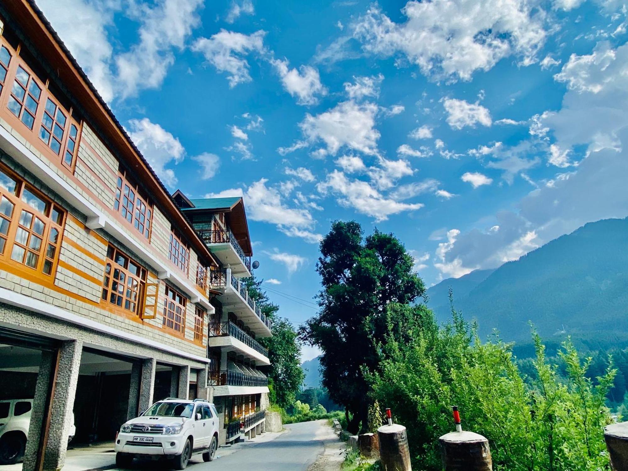 The Hollywood Vibes - #Riverview #Premium Rooms #Prime Location #Most Awarded #Parking #Top Rated #Open Terrace #Best Selling Hotel In Manali Bagian luar foto